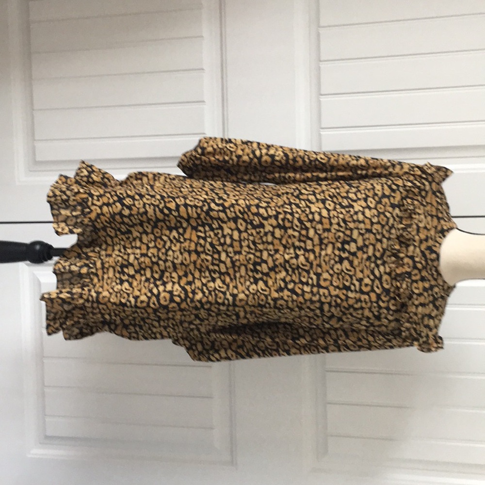 Adorb dress! Wear to work or fun night out!